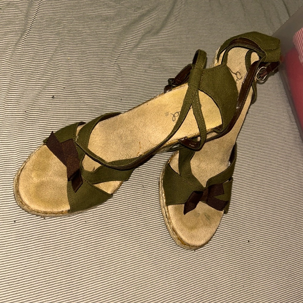 Summer wedges!